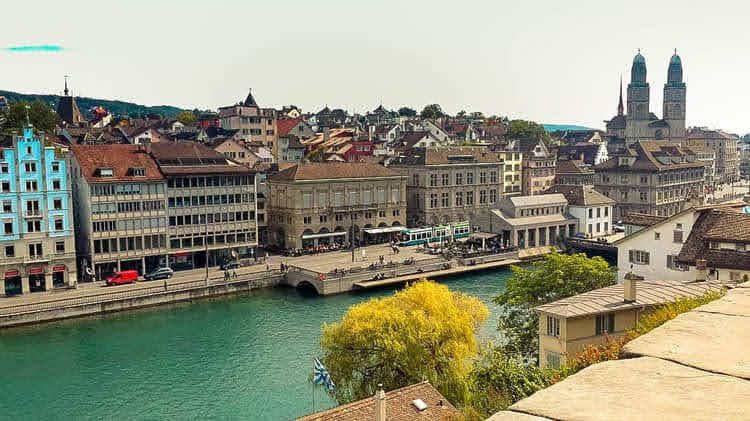 İsviçre Zürih şehri nehir