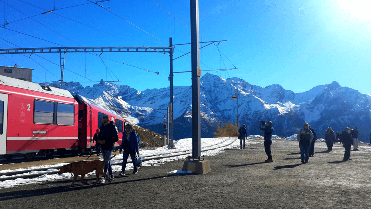 Ospizio Bernina Express Train Station
